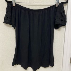 Off-the-shoulder top